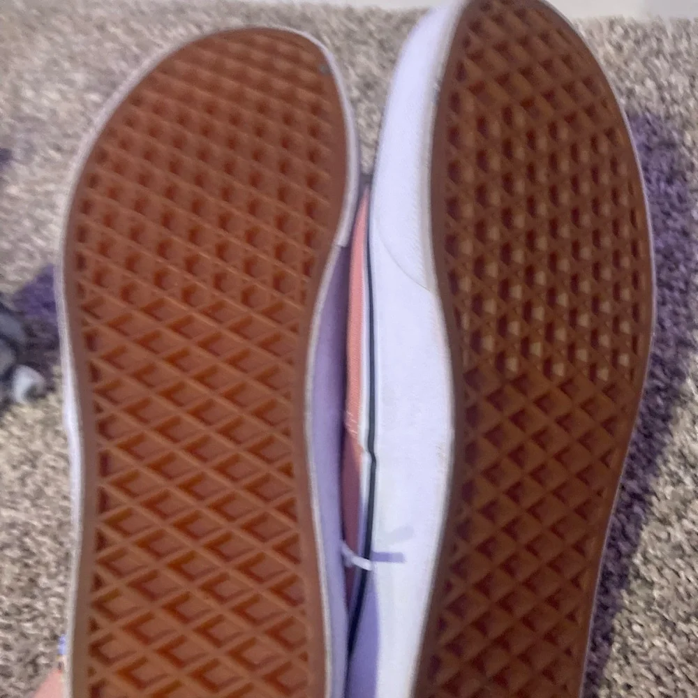 Vans - Picture 4 of 5